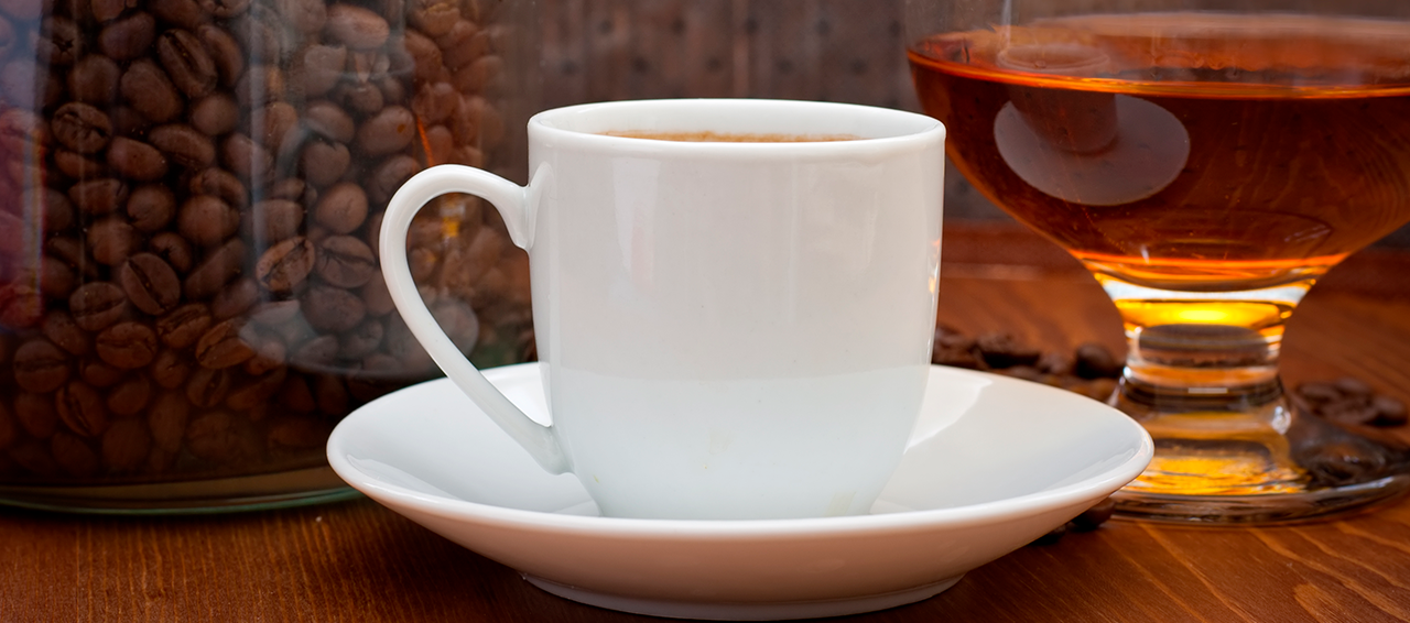 Interacciones-genero-y-dosis-dependientes-entre-el-consumo-de-cafe-y-la-actividad-GGT-e-consumidores-de-alcohol